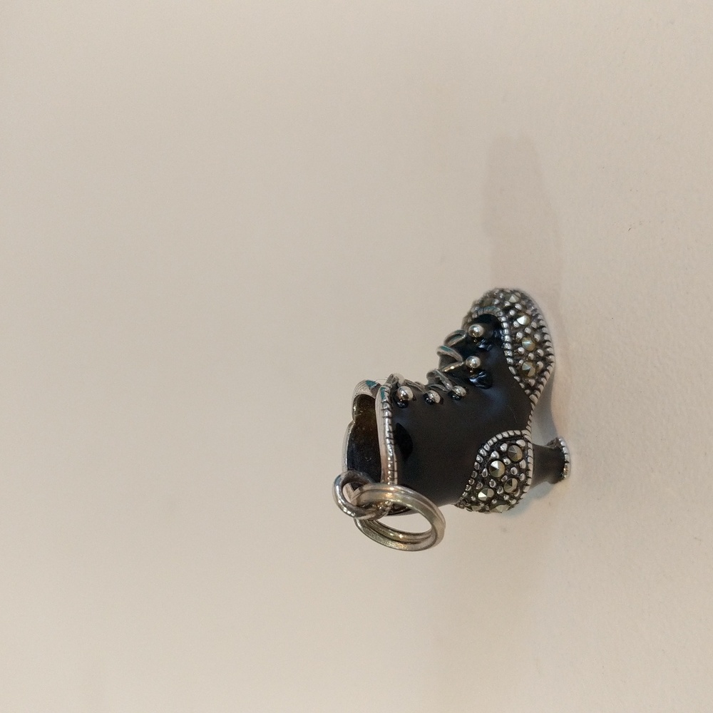 Judith Jack Charm - Picture 3 of 5